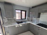 Howdens kitchen with splashbacks